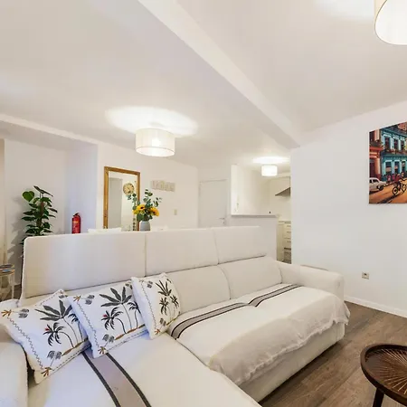 Casa Gardenia Met Garage Apartment