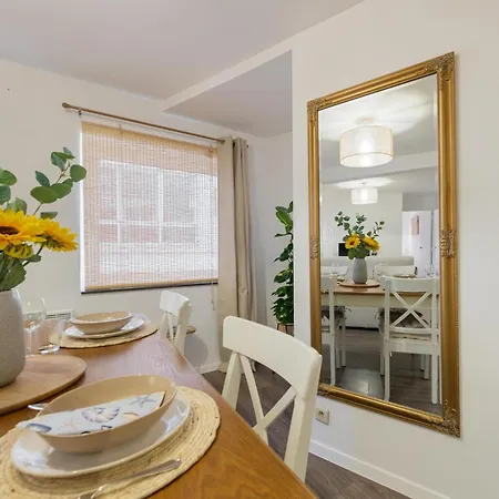Casa Gardenia Met Garage Apartment