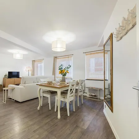 Apartment Casa Gardenia Met Garage